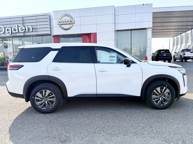 New 2026 Nissan Pathfinder S image 8