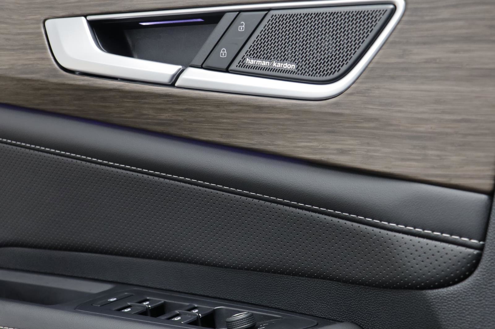 Used 2025 Volkswagen Atlas SEL Premium R-Line image 7