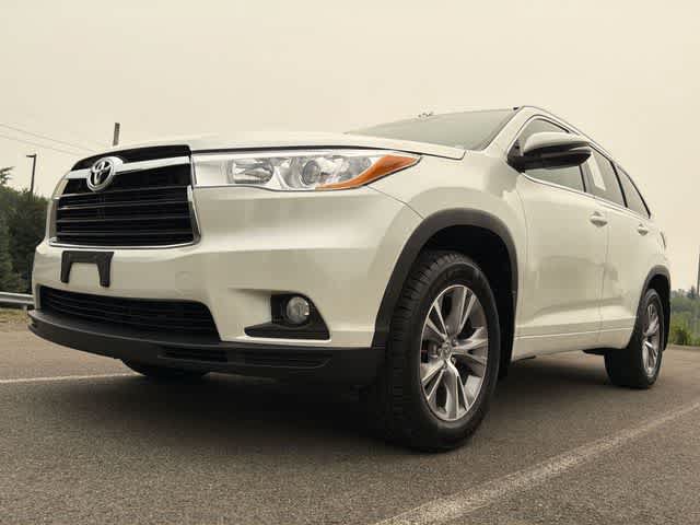 Used 2015 Toyota Highlander XLE AWD/4WD image 32