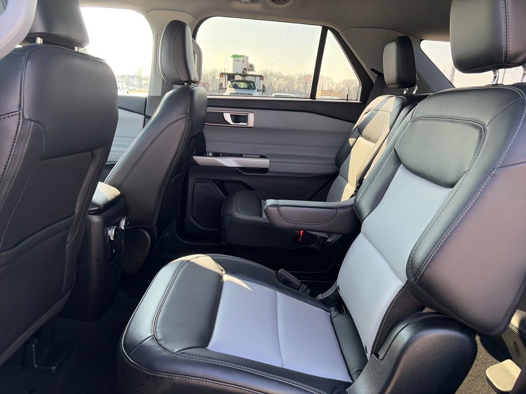 Used 2023 Ford Explorer XLT w/ Equipment Group 202A image 27