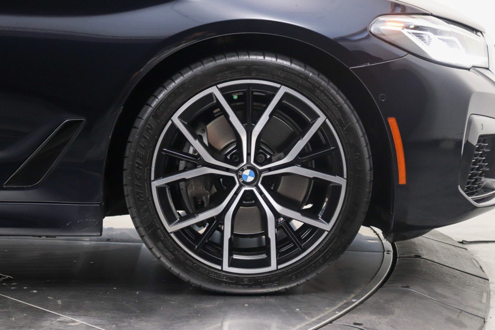 Used 2021 BMW 540i w/ Executive Package RWD image 13