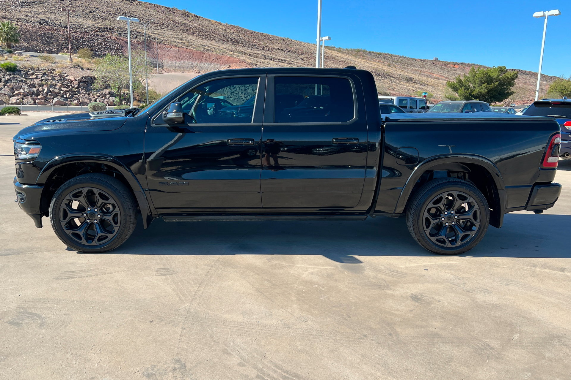 Used 2024 RAM 1500 Limited AWD/4WD image 2