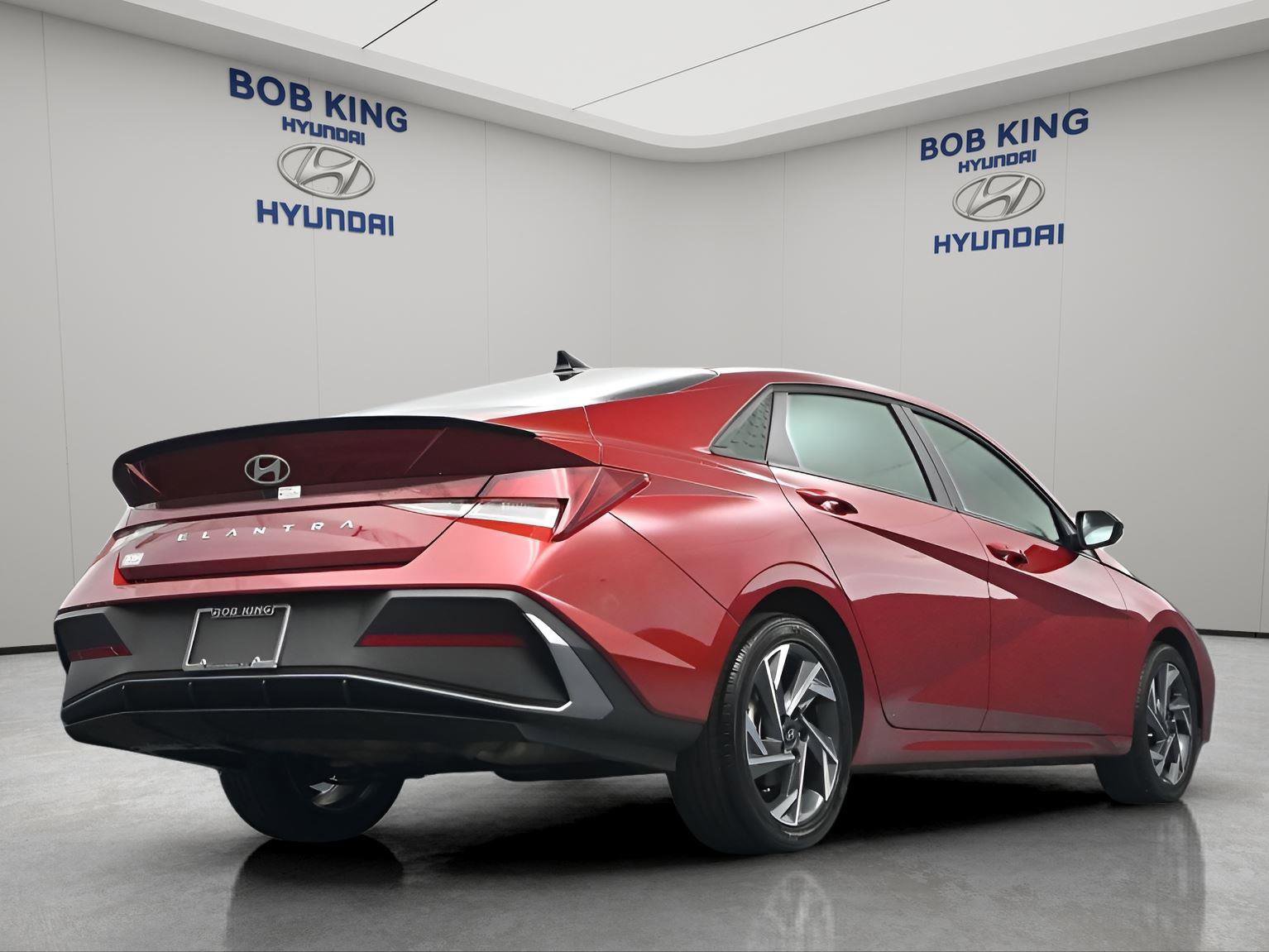 Certified 2025 Hyundai Elantra Sport image 16