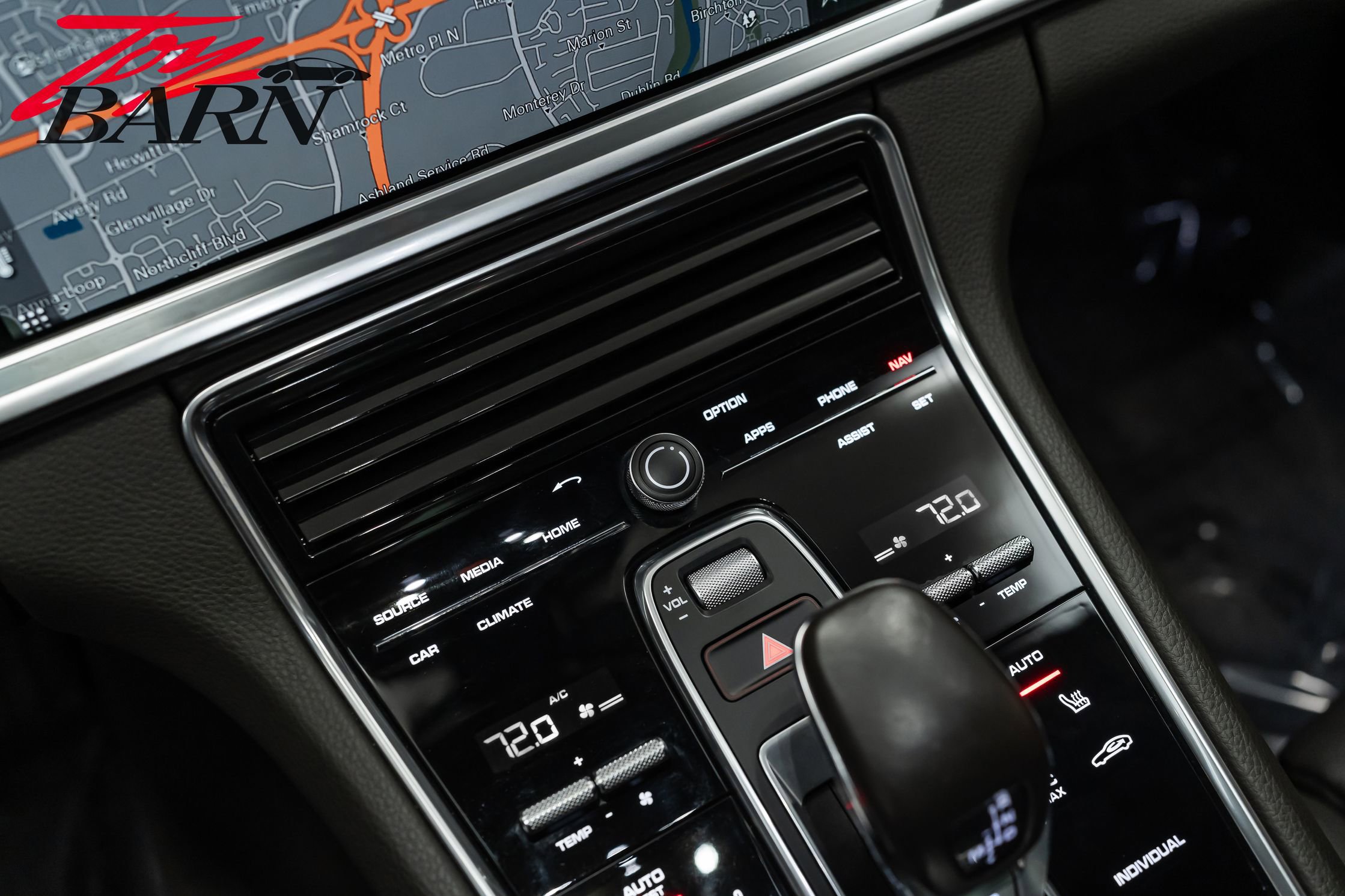 Used 2018 Porsche Panamera 4 image 44