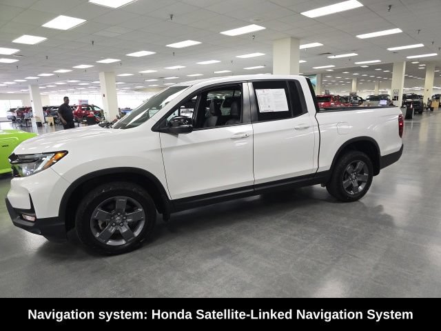 Used 2025 Honda Ridgeline TrailSport image 3
