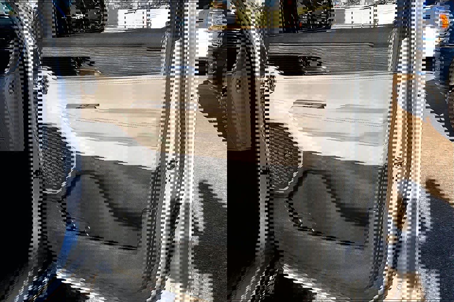 Used 2023 Jeep Wagoneer Series II w/ Flexible Seating Group image 22