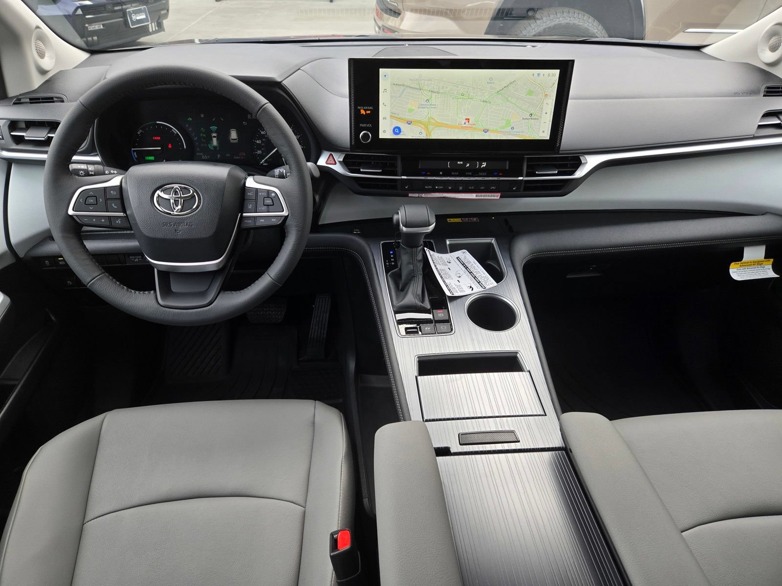 Used 2026 Toyota Sienna XLE FWD image 14