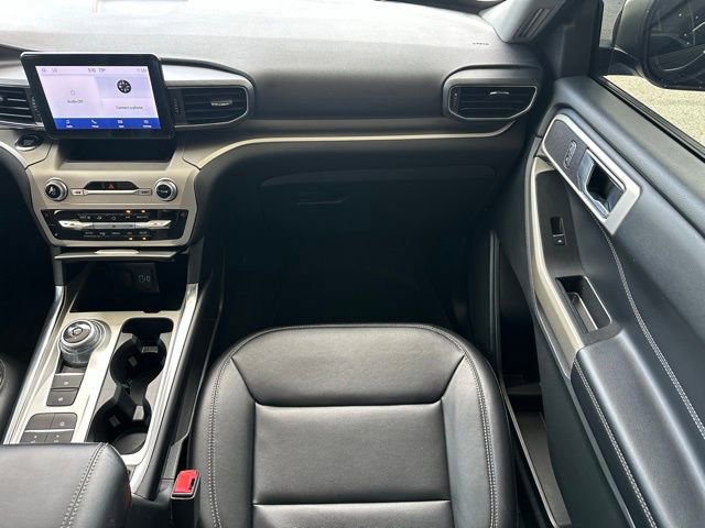 Used 2022 Ford Explorer XLT w/ Equipment Group 202A image 13