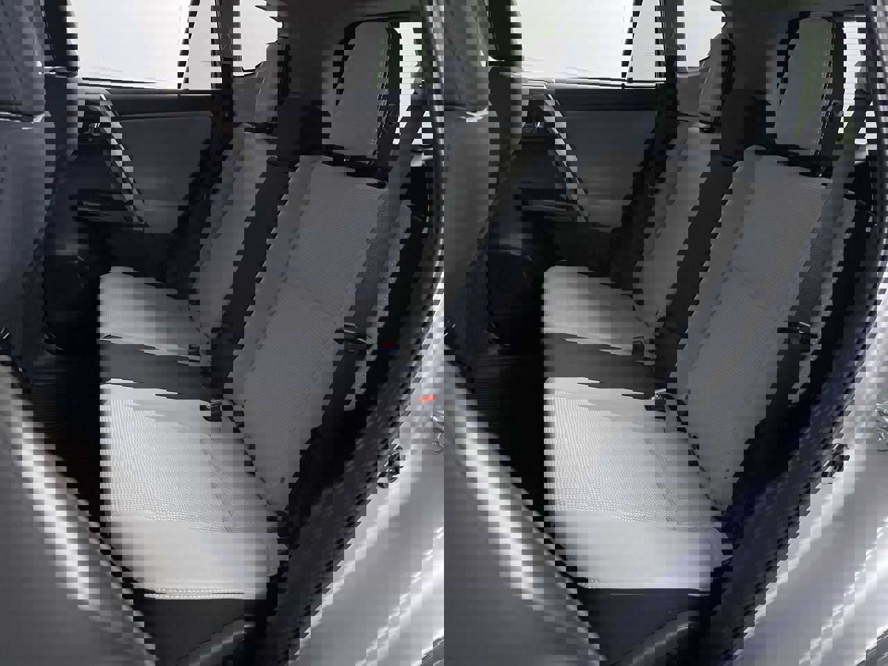 Used 2018 Toyota RAV4 XLE image 21