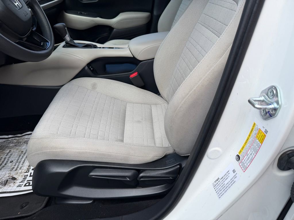 Used 2025 Honda HR-V LX image 12