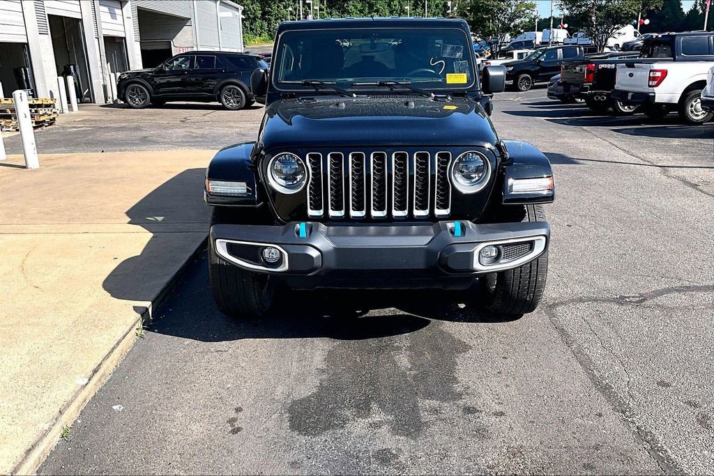 Used 2023 Jeep Wrangler Unlimited Sahara w/ Cold Weather Group AWD/4WD image 5