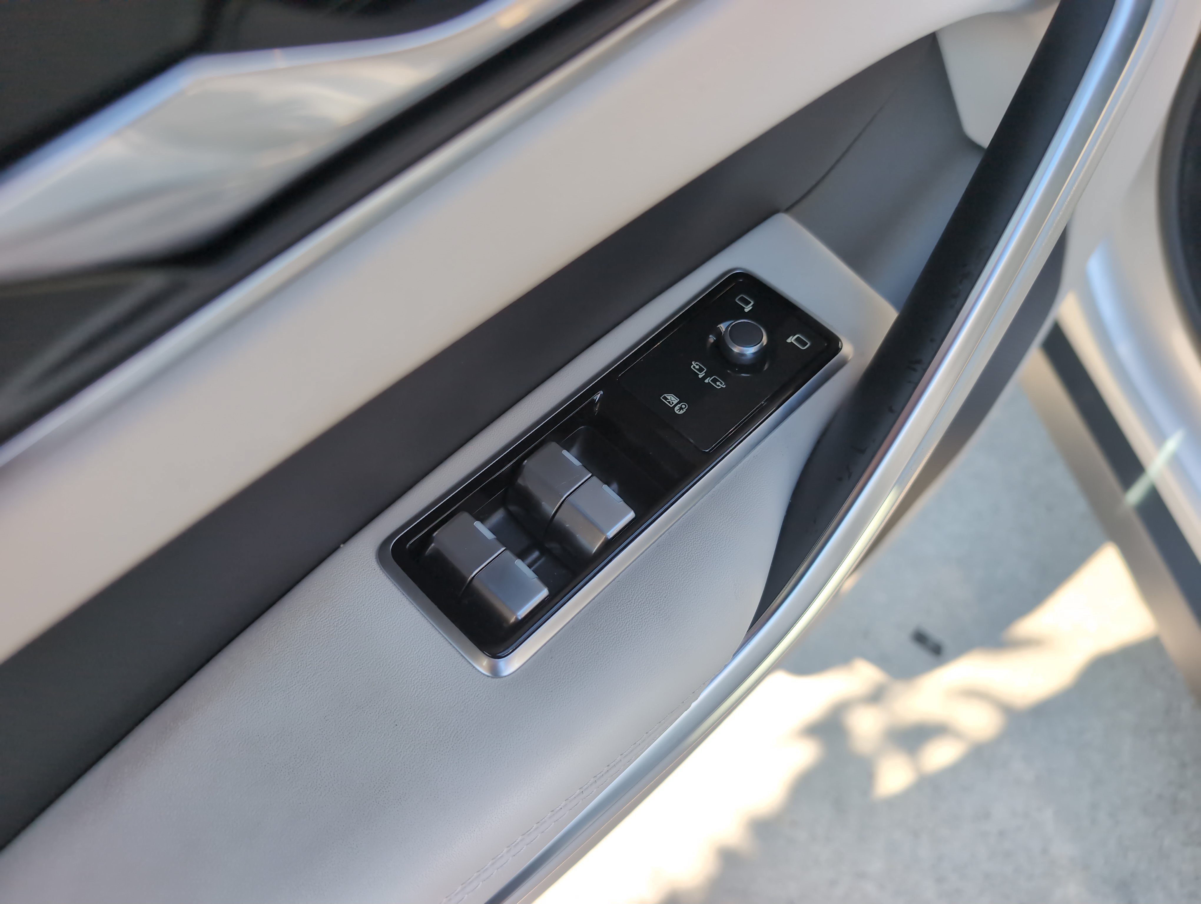 Used 2022 Jaguar F-PACE SVR AWD/4WD image 26