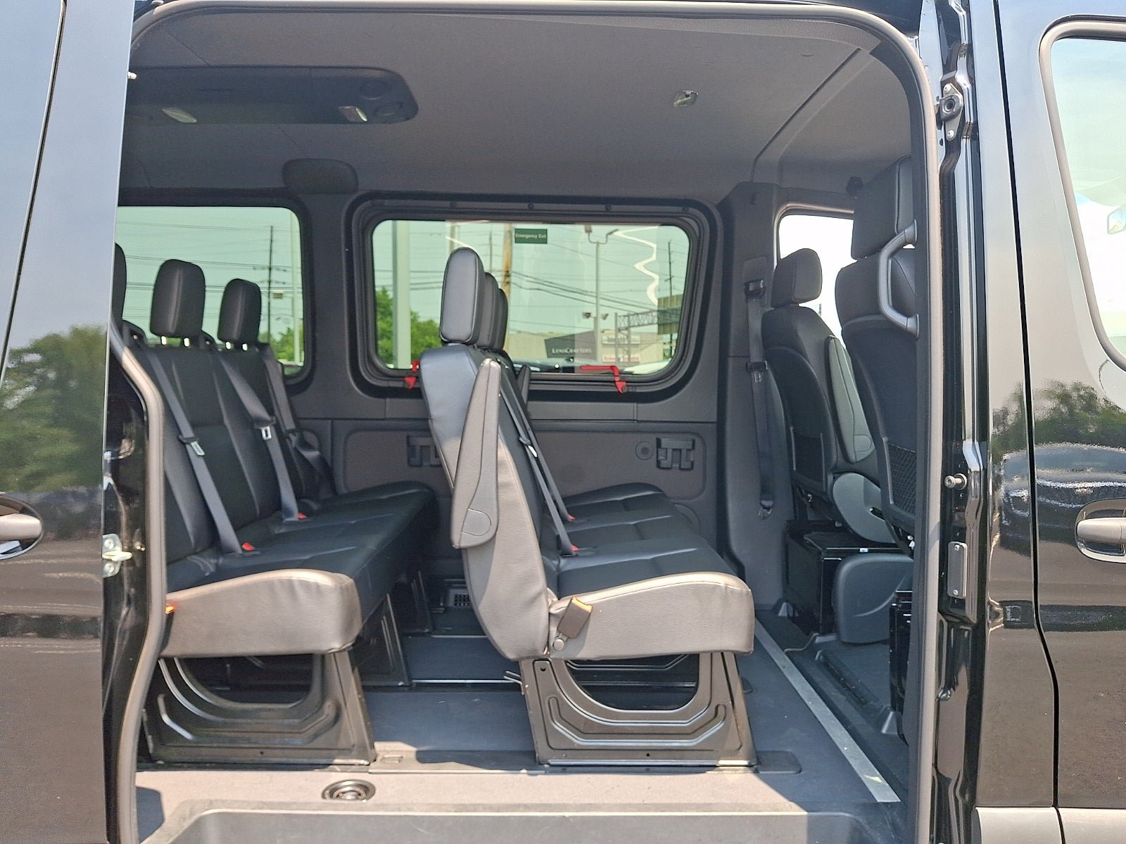 Used 2022 Mercedes-Benz Sprinter 2500 image 10