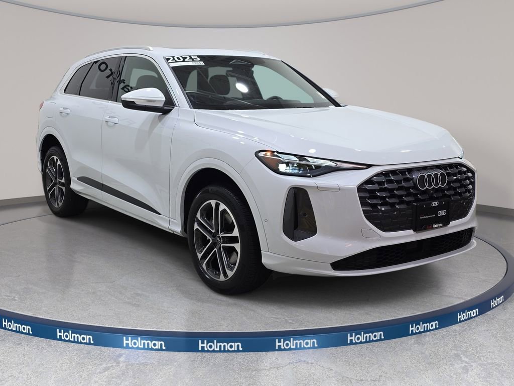 Certified 2025 Audi Q5 Premium w/ Convenience Package image 3