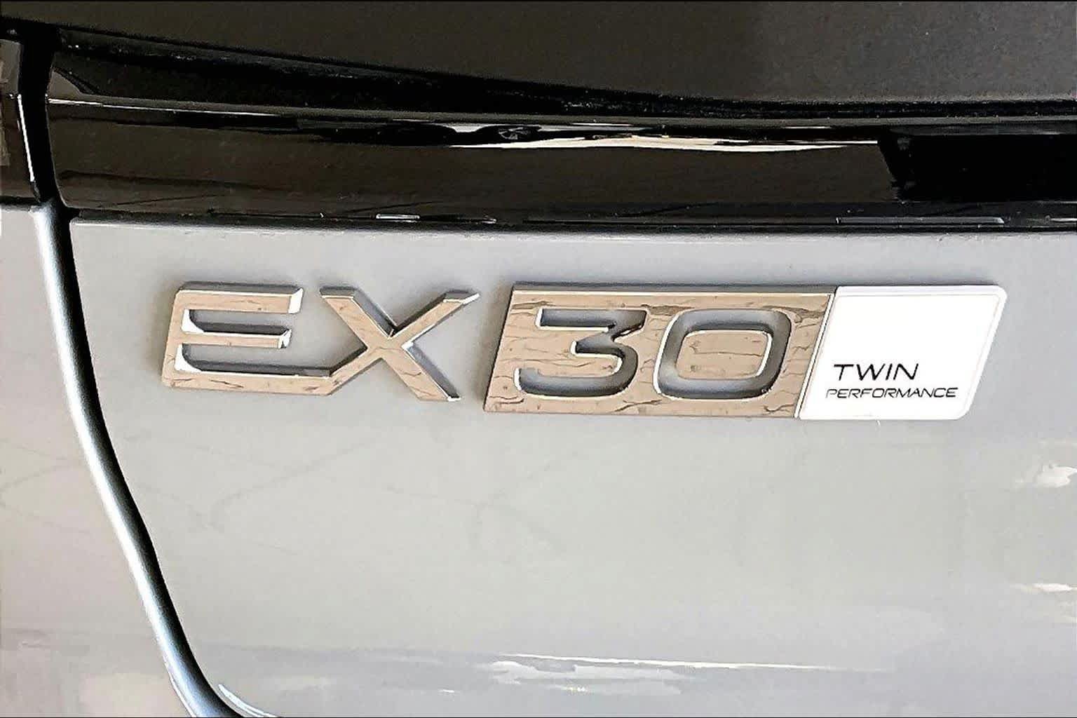 New 2026 Volvo EX30 Cross Country Ultra w/ Protection Package Premier AWD/4WD image 6