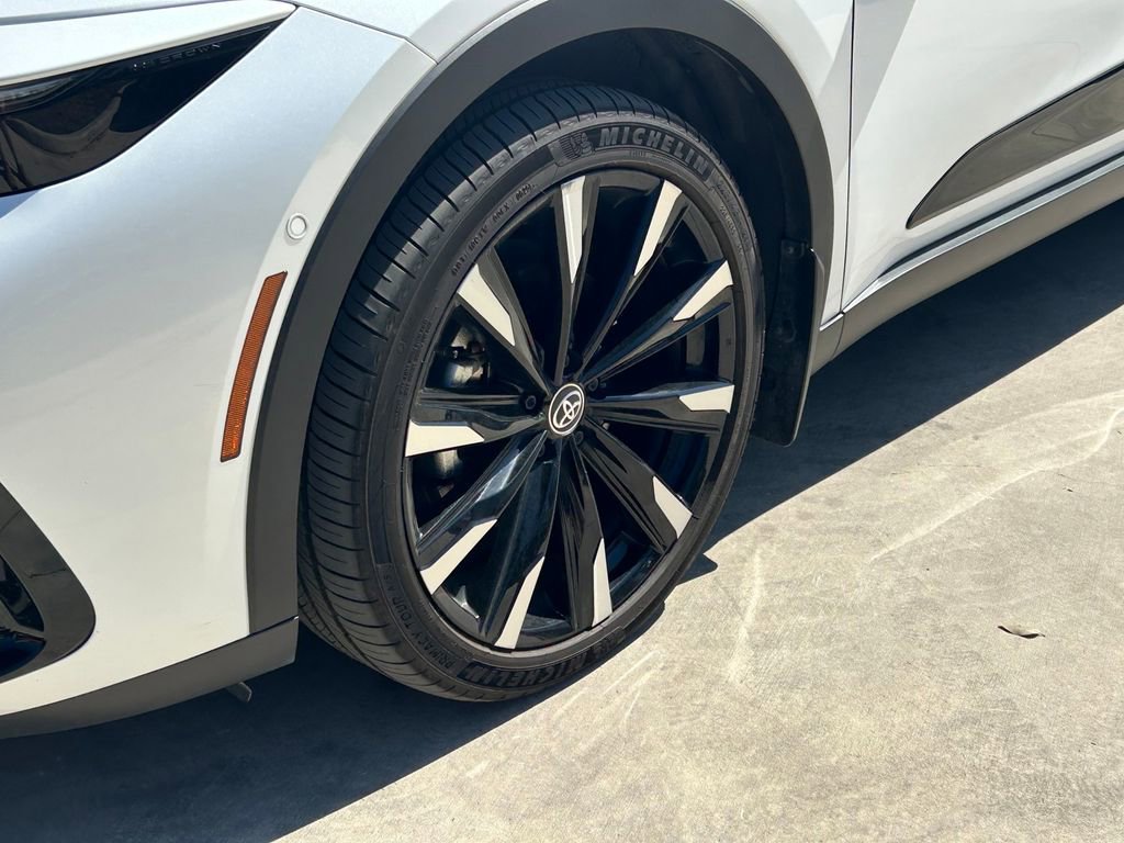 Used 2023 Toyota Crown Platinum image 9