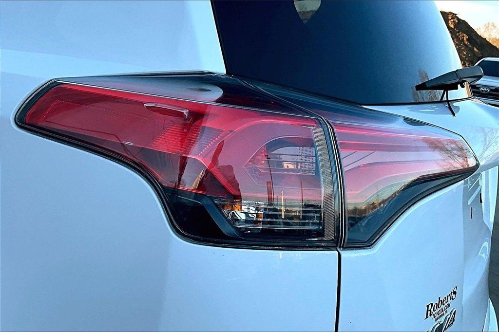 Certified 2018 Toyota RAV4 XLE image 20