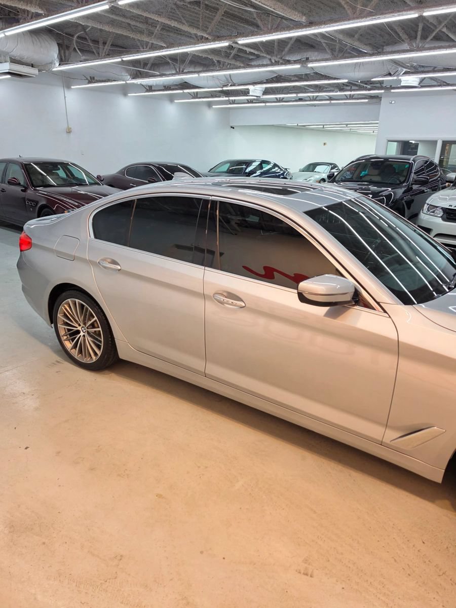 Used 2018 BMW 530i RWD image 12