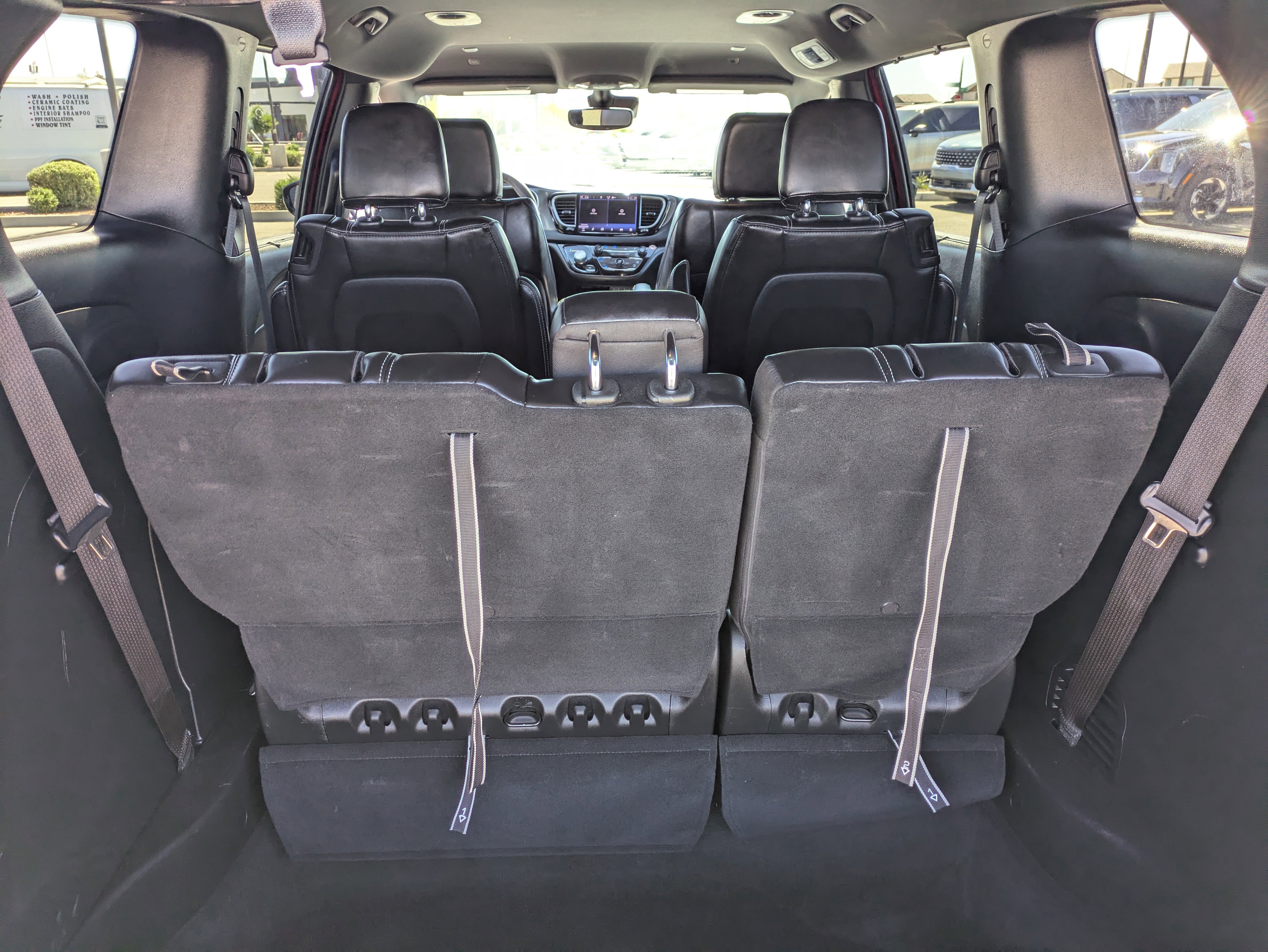 Used 2025 Chrysler Pacifica Select image 10