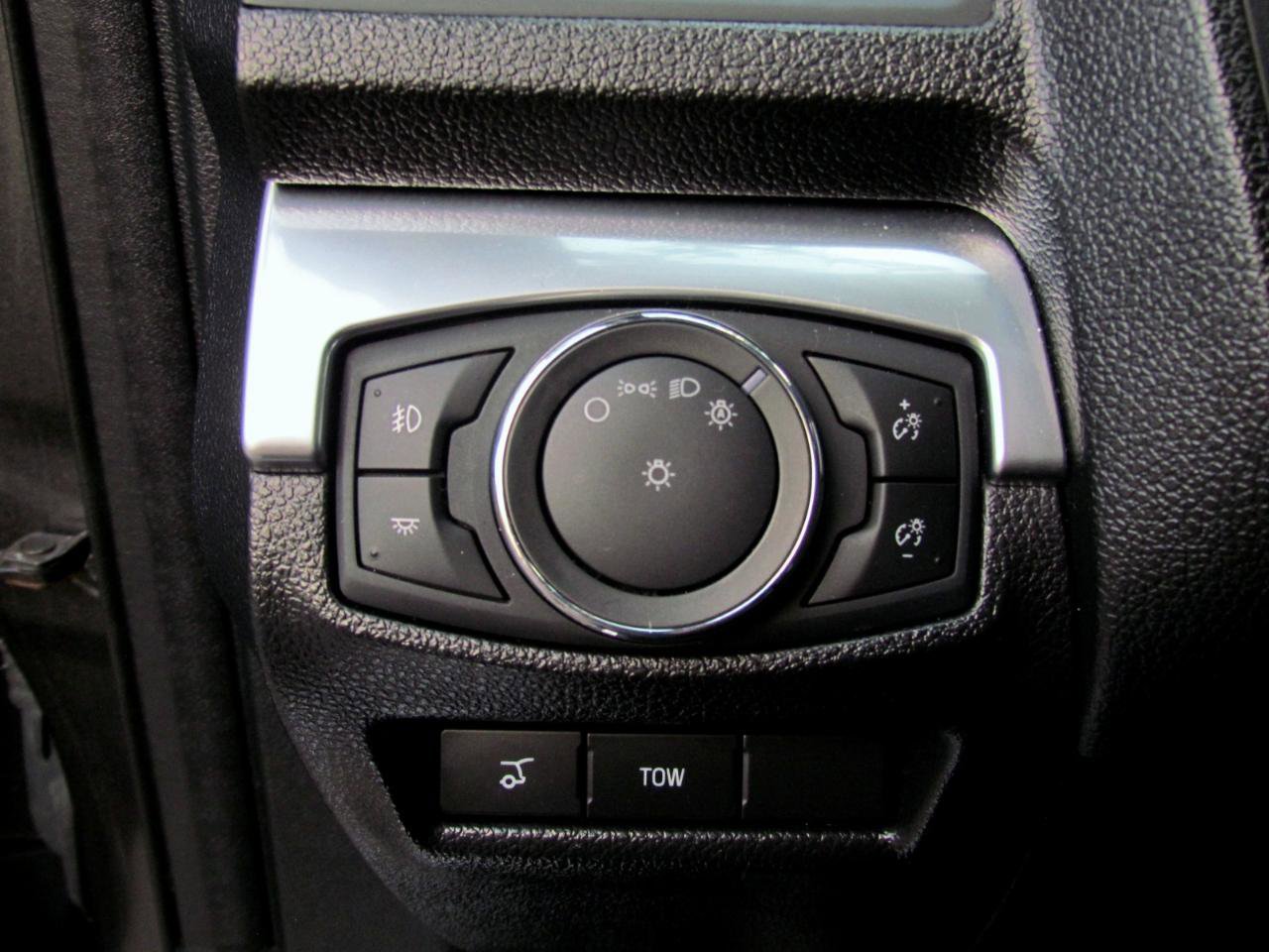 Used 2018 Ford Explorer Limited w/ Equipment Group 301A FWD image 30