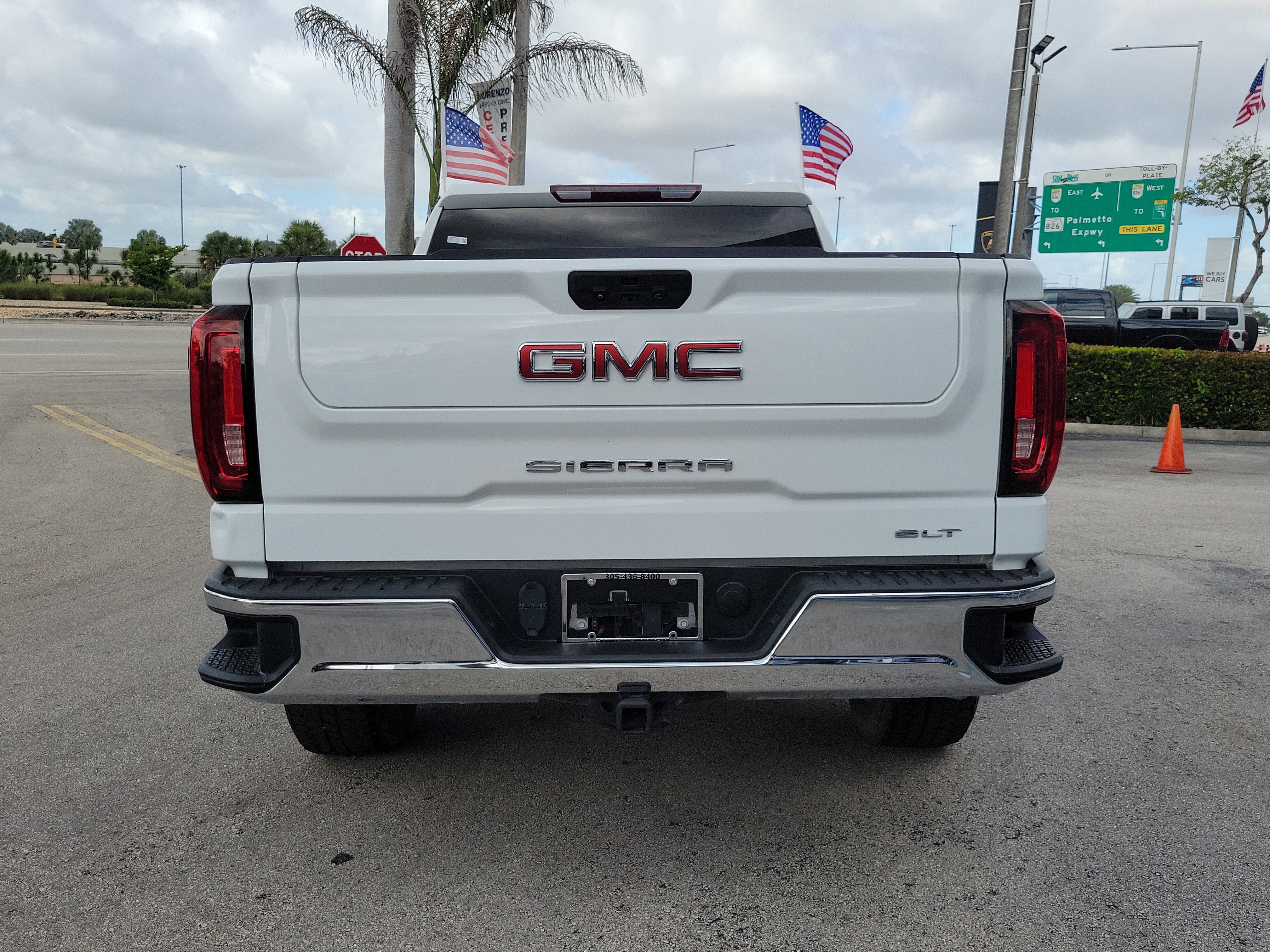 Used 2022 GMC Sierra 1500 SLT w/ SLT Premium Package image 6
