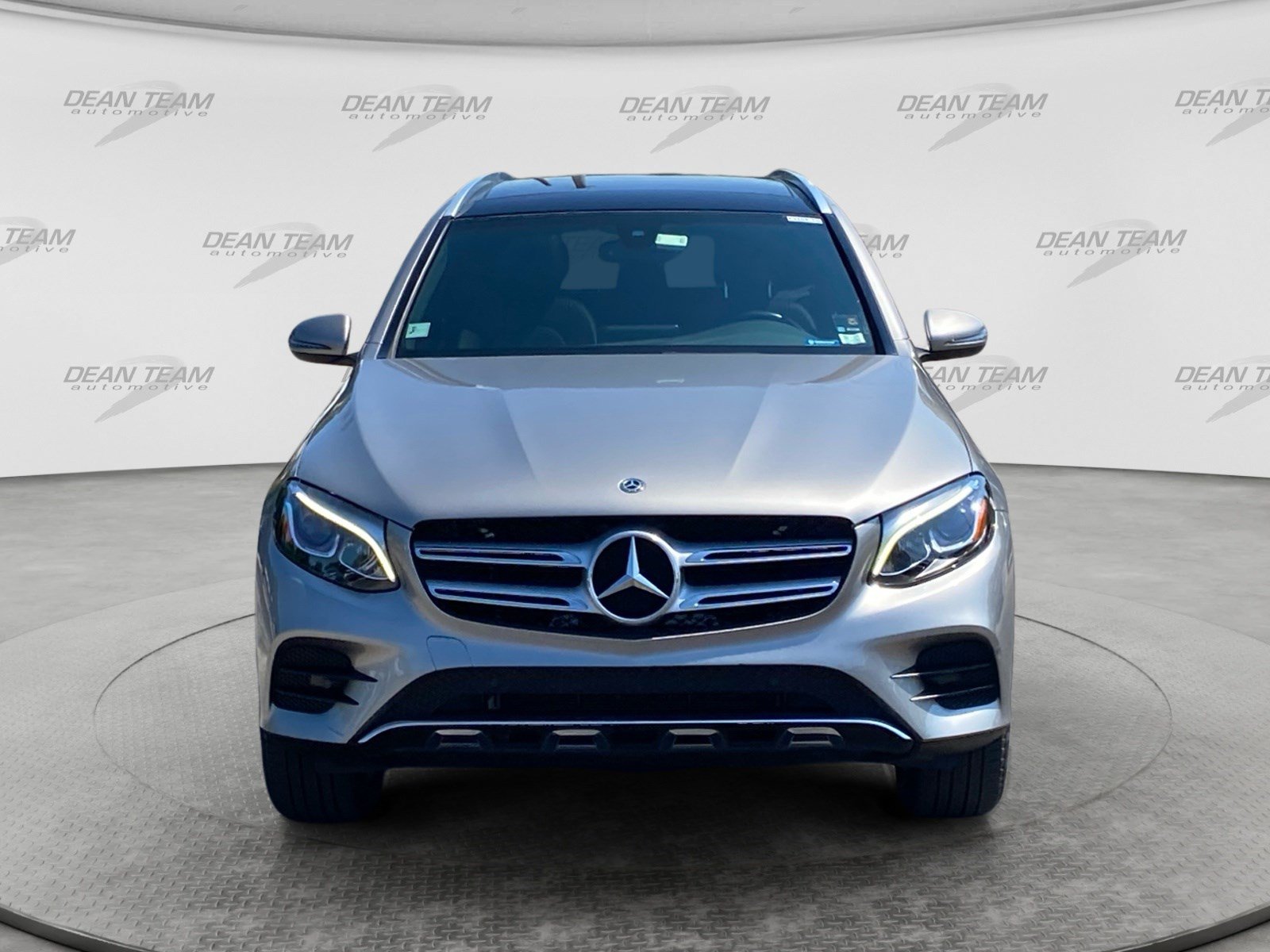 Used 2019 Mercedes-Benz GLC 300 4MATIC image 2