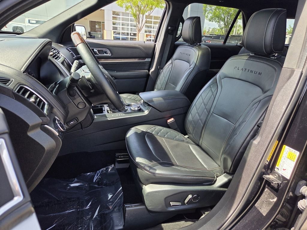 Used 2018 Ford Explorer Platinum image 9