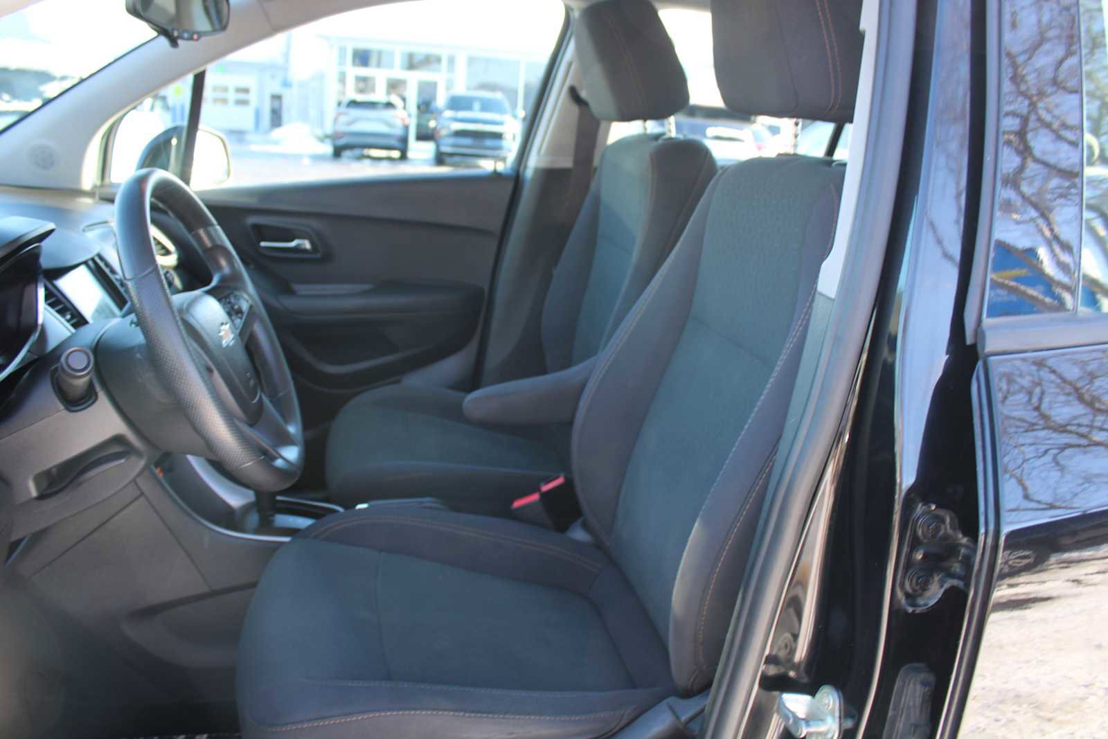 Used 2019 Chevrolet Trax LS image 9