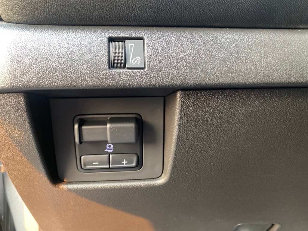 Used 2024 Chevrolet Colorado LT w/ LT Convenience Package III AWD/4WD image 24