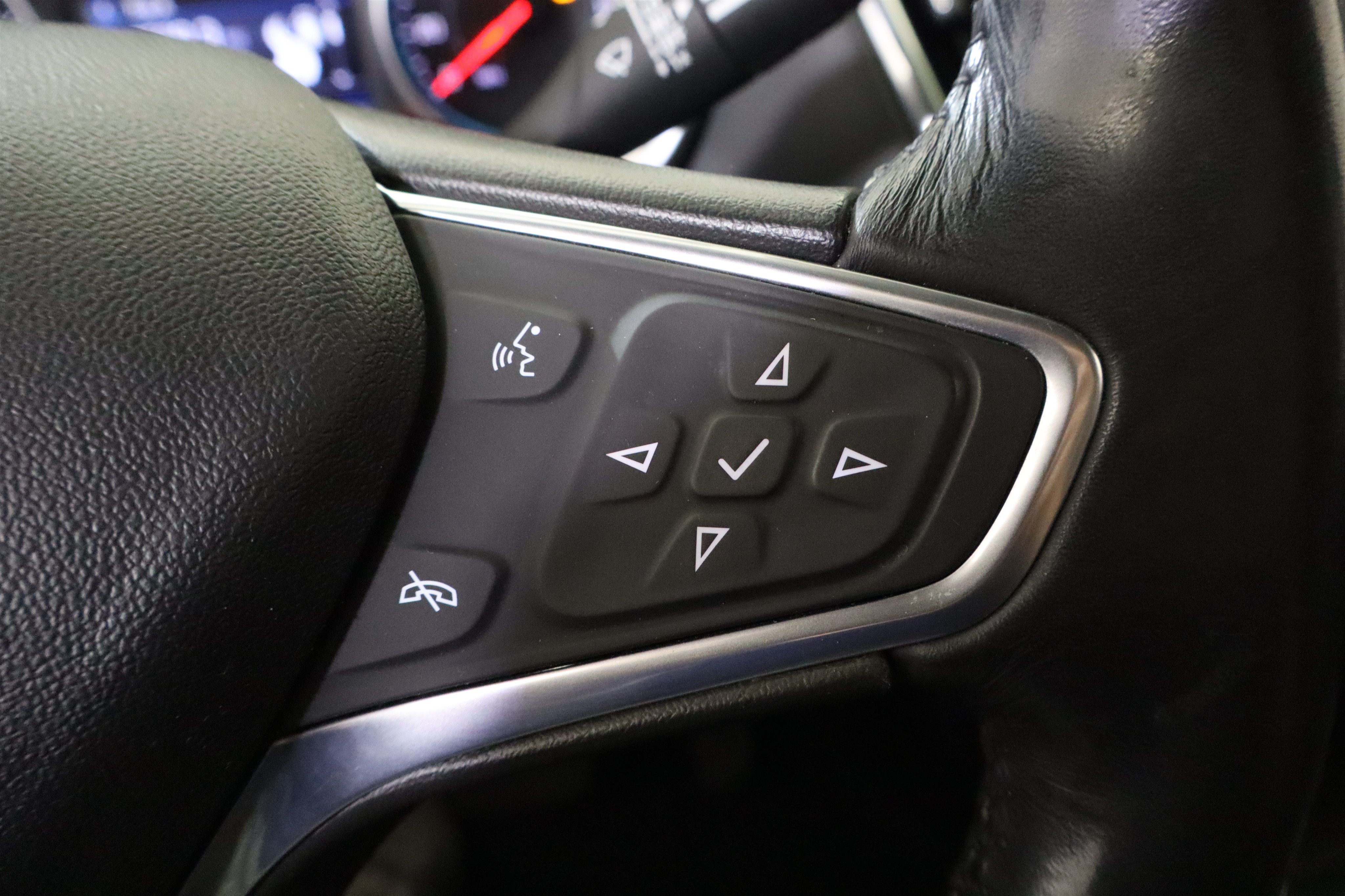 Used 2019 Chevrolet Equinox LT FWD image 28