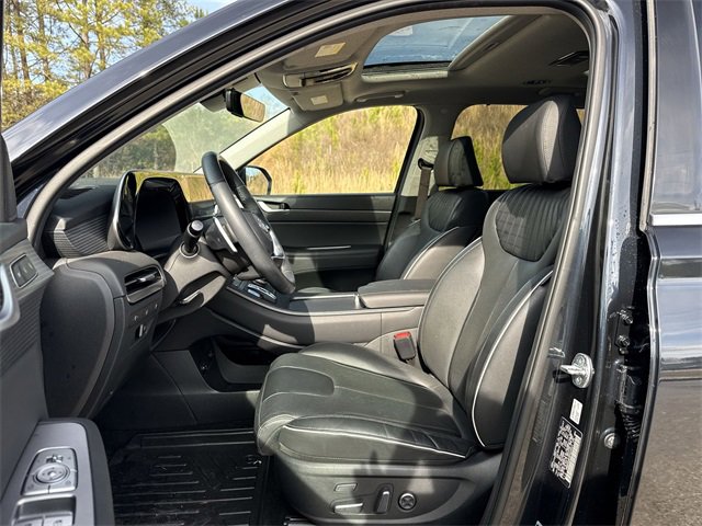 Used 2023 Hyundai Palisade Limited image 13
