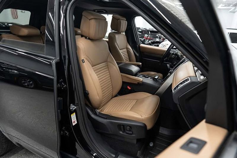 Used 2023 Land Rover Discovery S R-Dynamic image 10