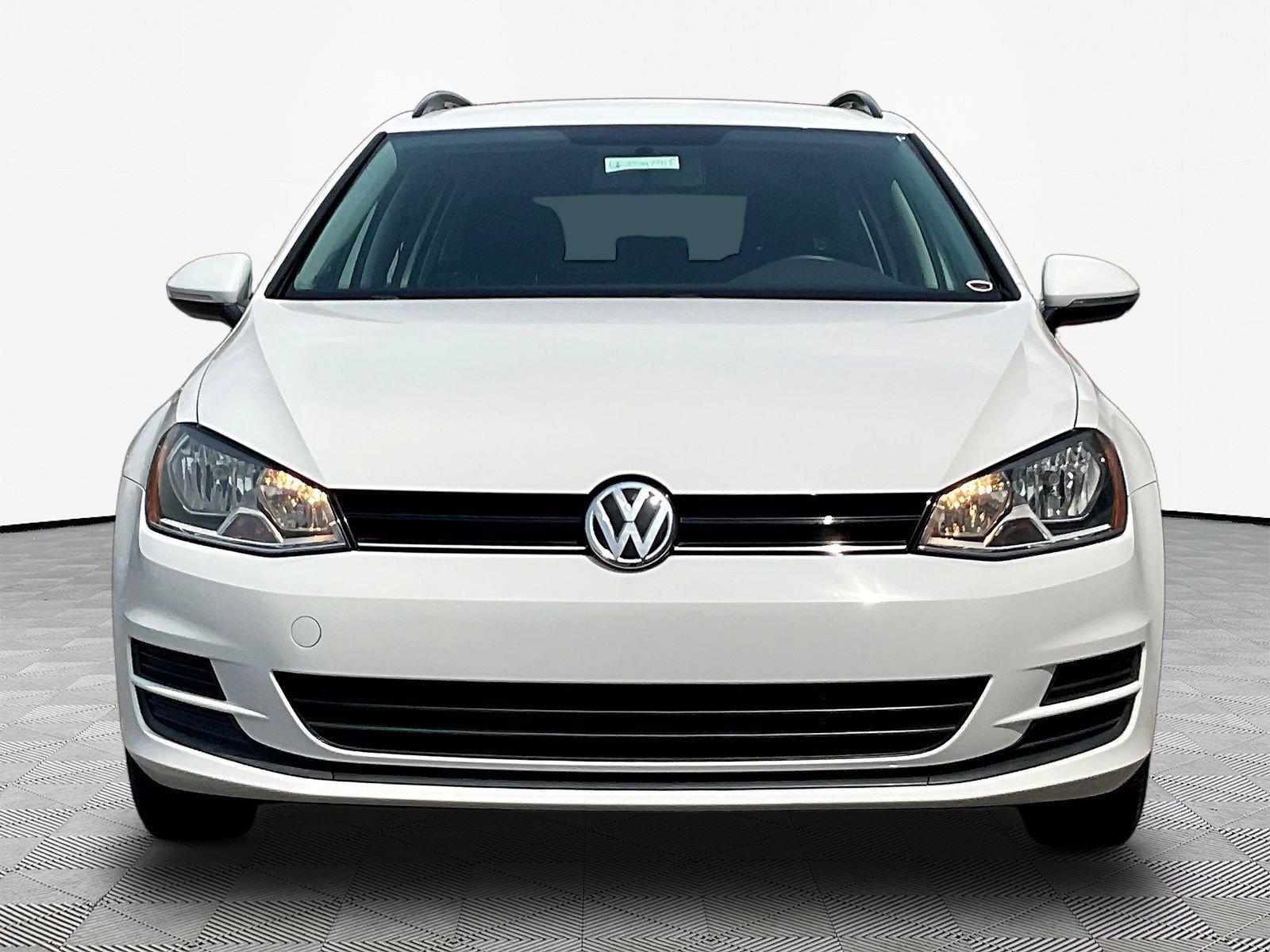 Used 2016 Volkswagen Golf S FWD image 2