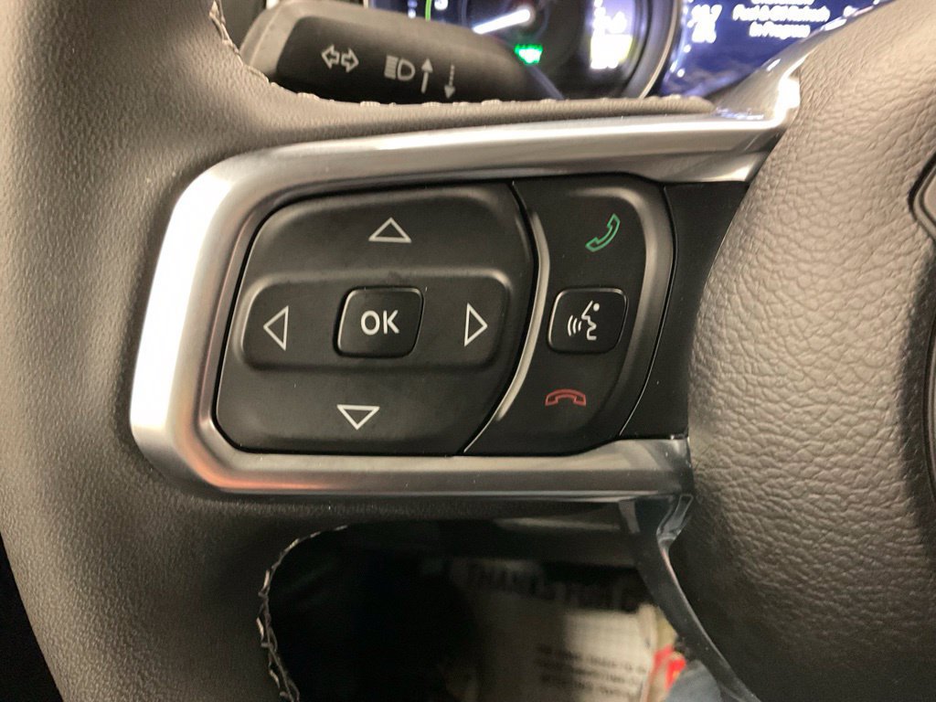 Used 2023 Jeep Wrangler Unlimited Sahara w/ Cold Weather Group AWD/4WD image 18