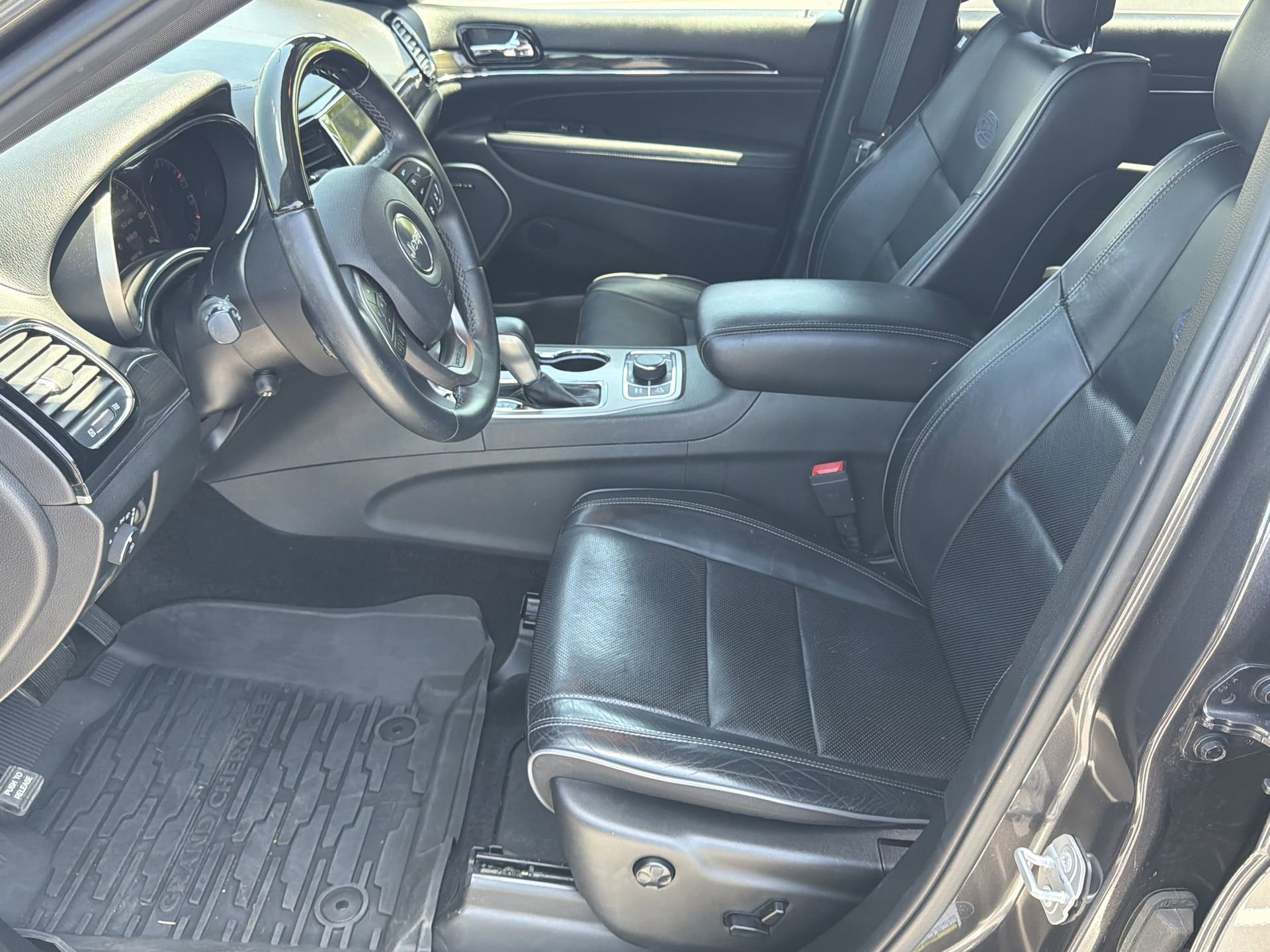 Used 2019 Jeep Grand Cherokee Overland image 16