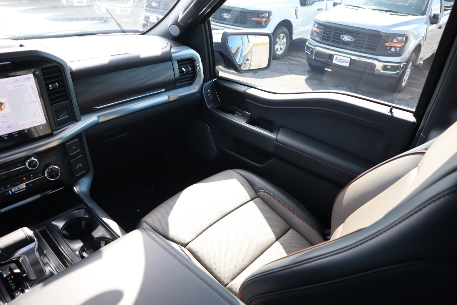 New 2025 Ford F150 Lariat w/ Equipment Group 501A Mid image 32