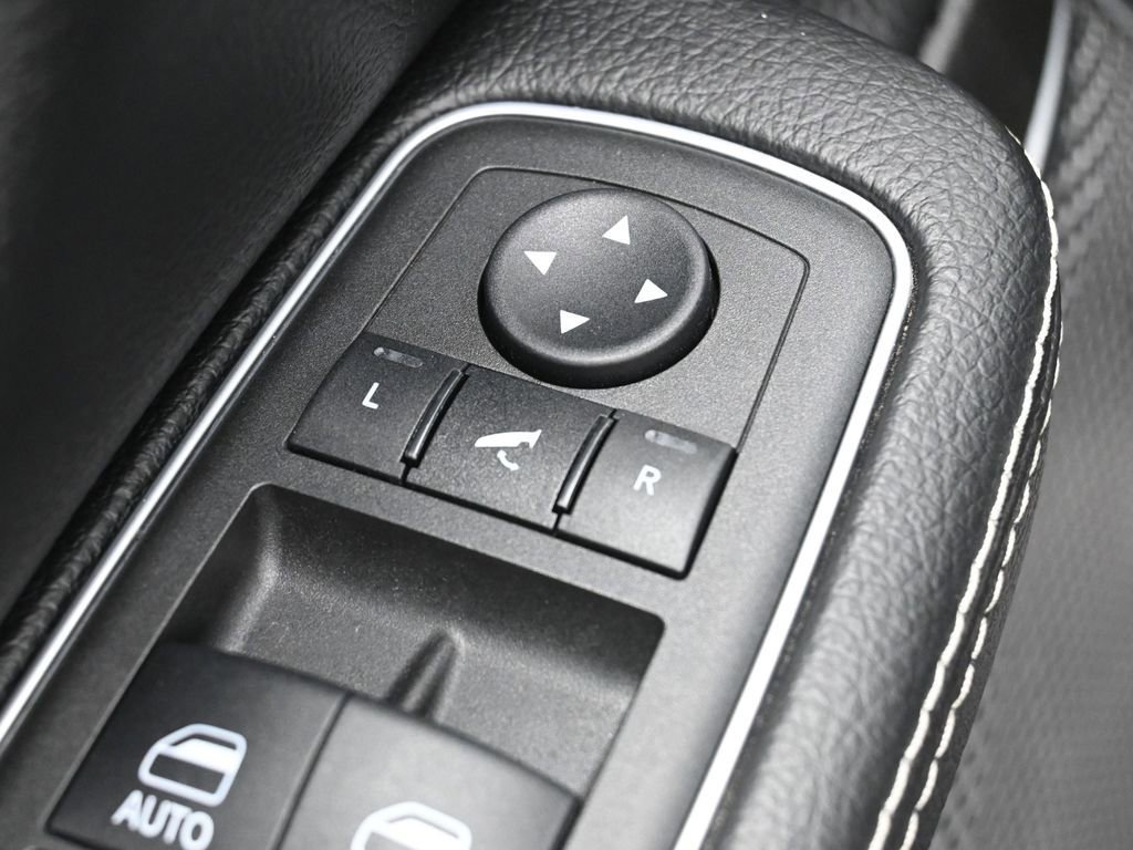 Used 2022 RAM 1500 Laramie w/ Sport Appearance Package image 12