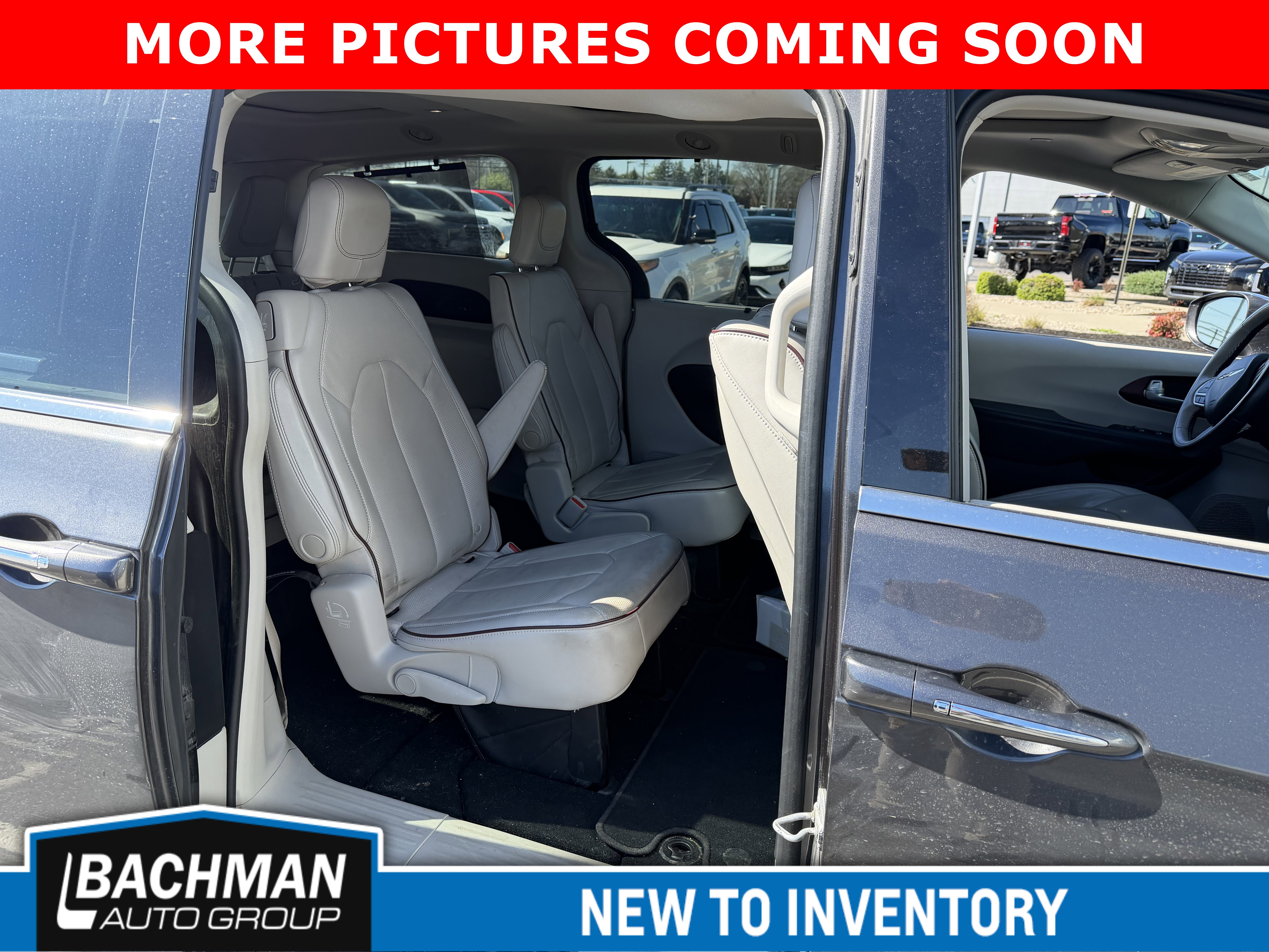 Used 2017 Chrysler Pacifica Limited w/ UConnect Theater Package image 7