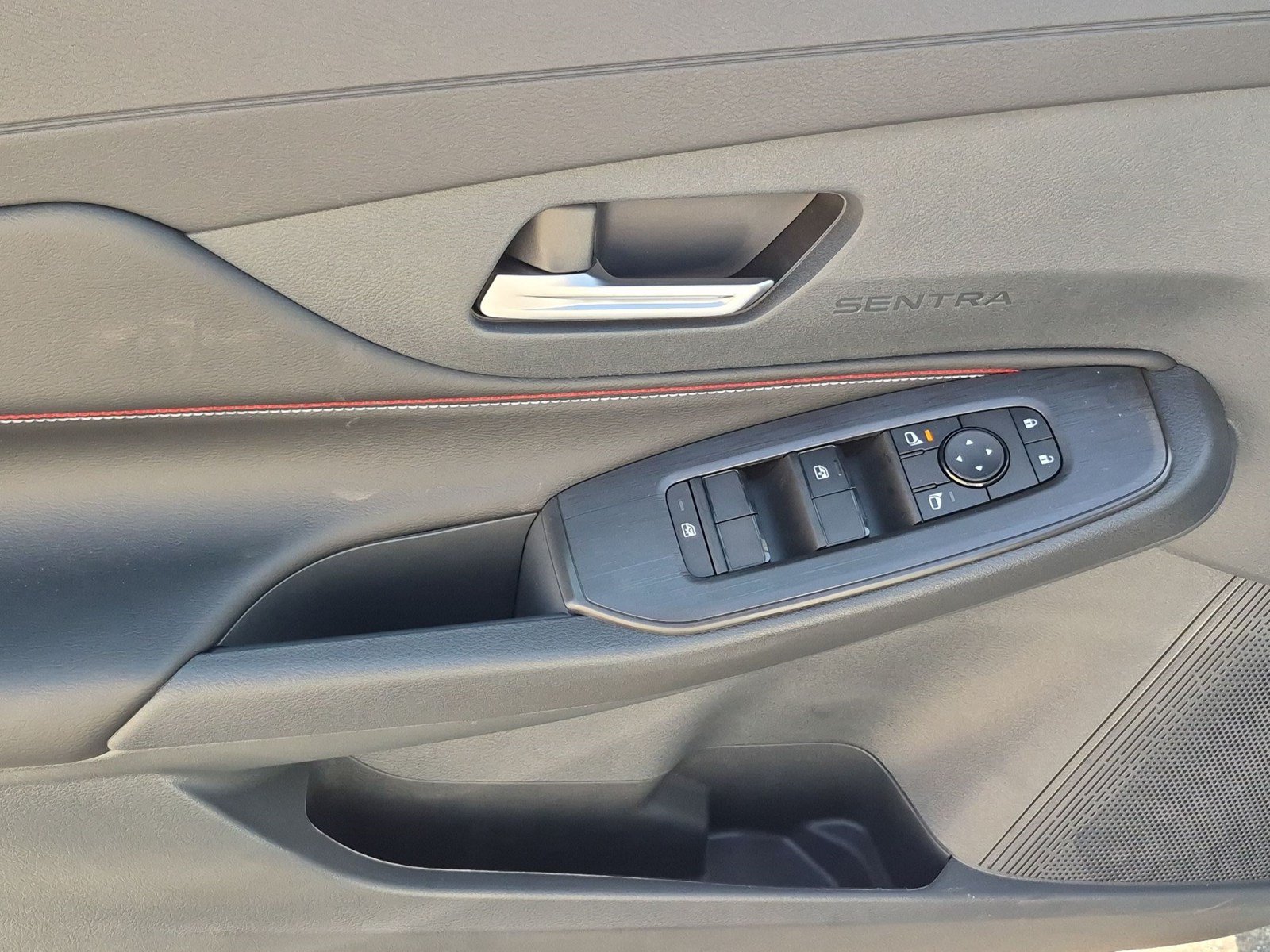 New 2027 Nissan Sentra SR w/ Floor Mat Package FWD image 13