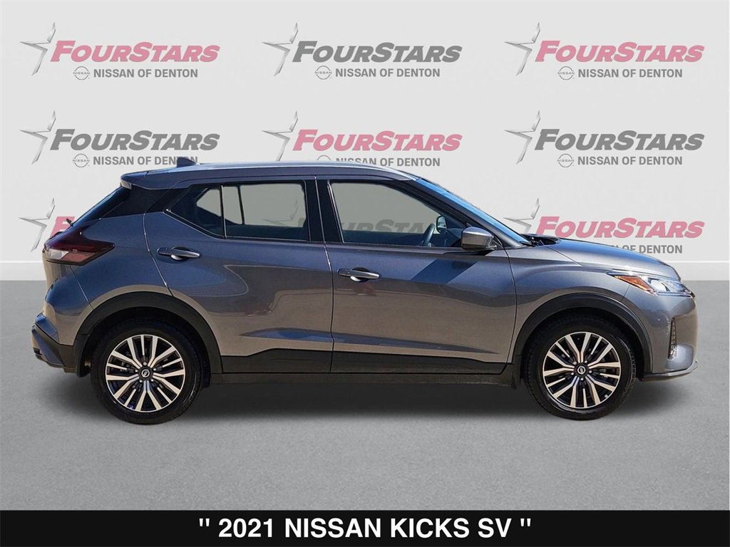 Used 2021 Nissan Kicks SV image 3