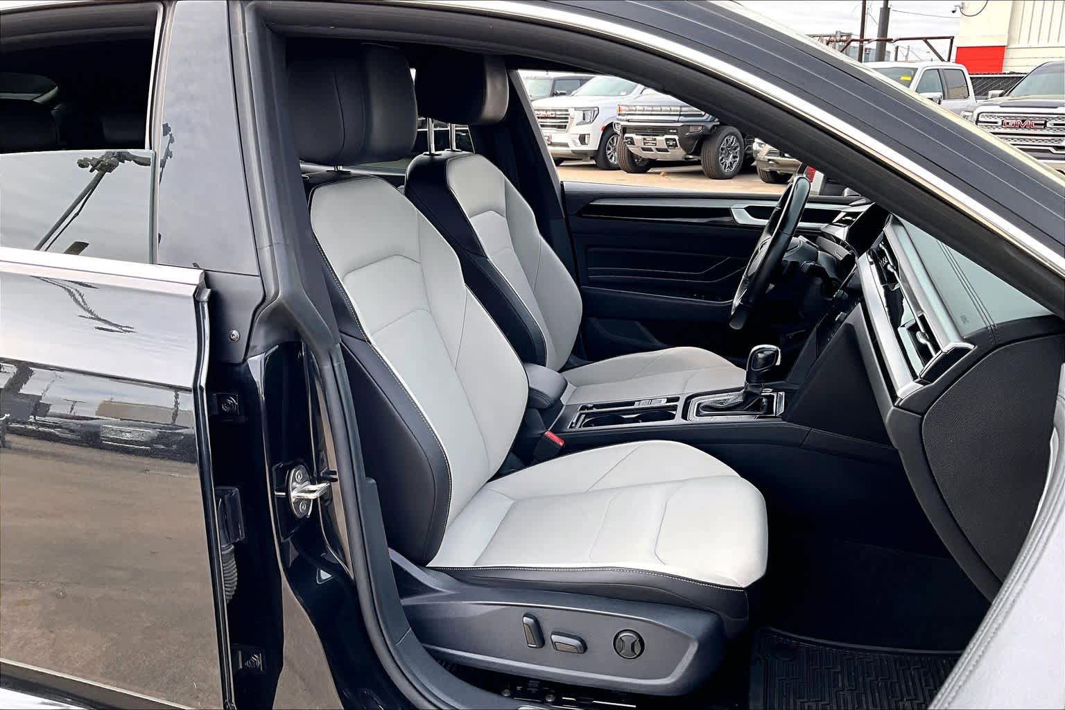 Used 2022 Volkswagen Arteon SE FWD image 9