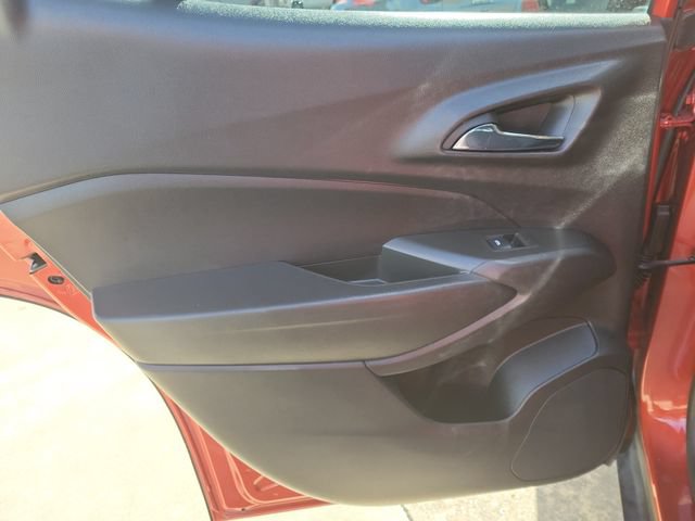 Used 2024 Chevrolet Trax LT w/ Driver Confidence Package FWD image 12