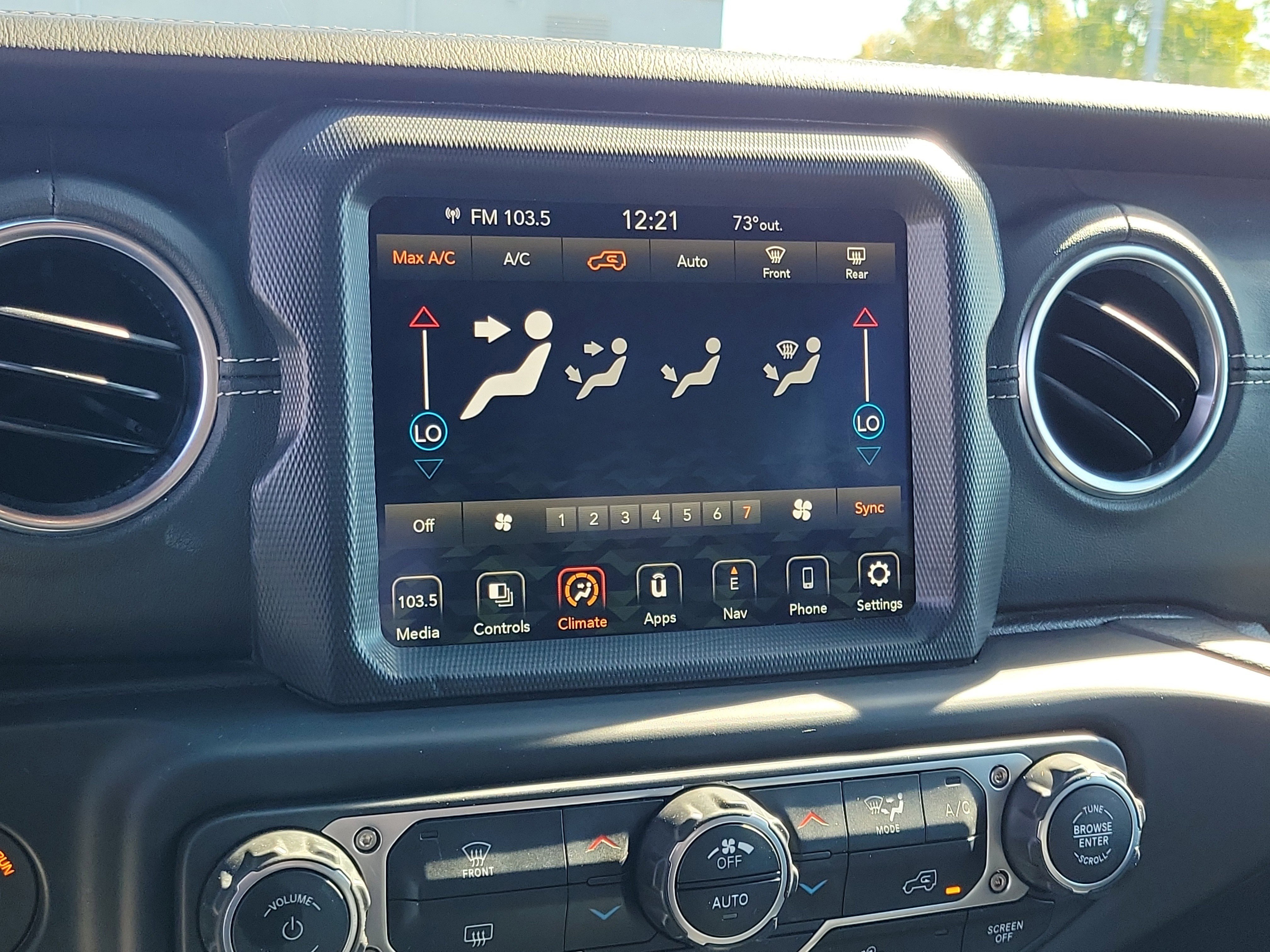 Used 2023 Jeep Wrangler Sahara image 26