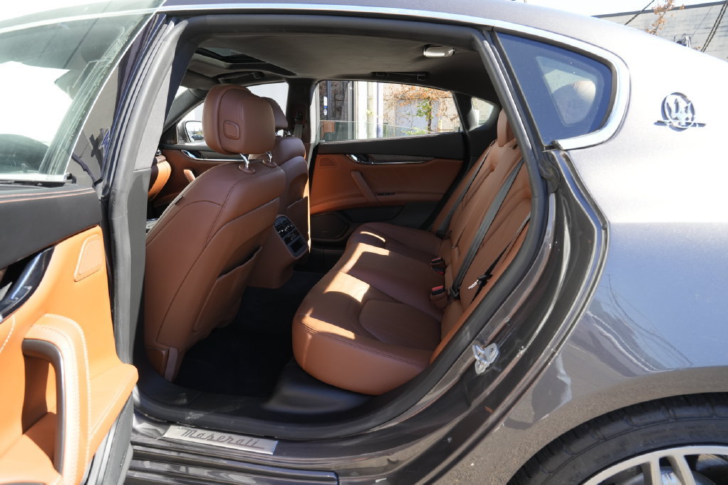 Used 2021 Maserati Quattroporte S Q4 AWD/4WD image 25