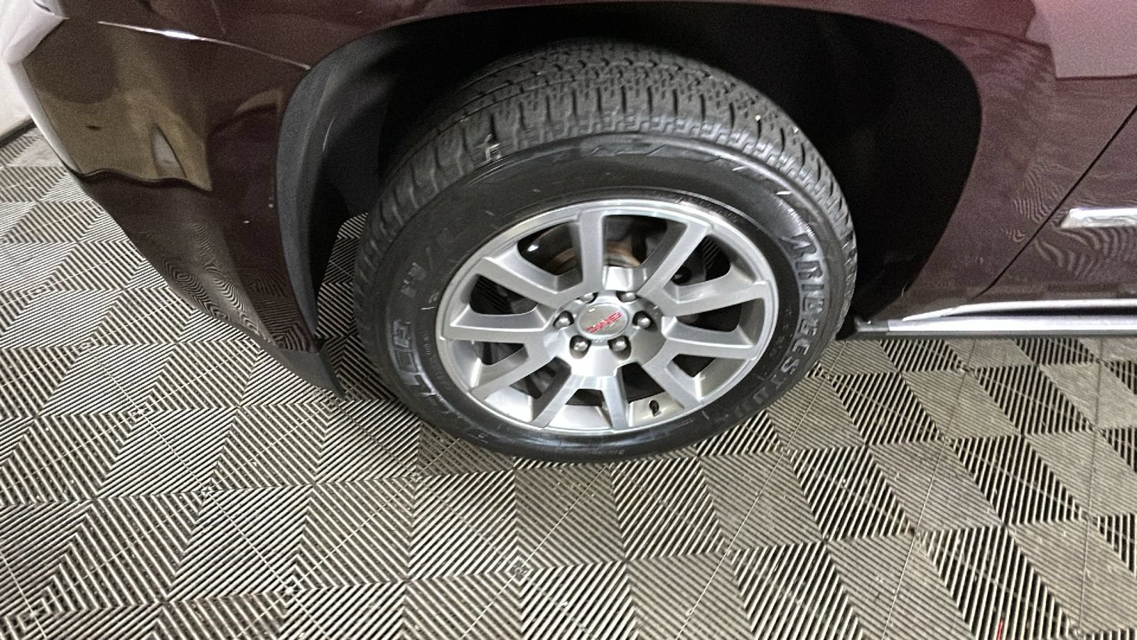 Used 2017 GMC Yukon Denali AWD/4WD image 11
