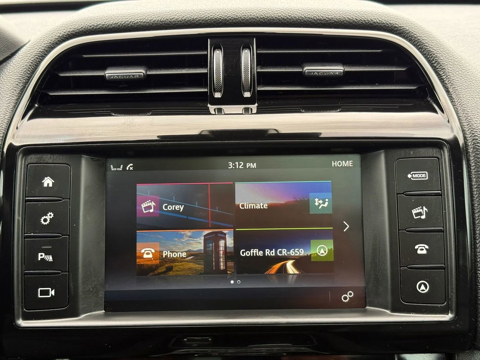 Used 2018 Jaguar F-PACE Premium AWD/4WD image 35