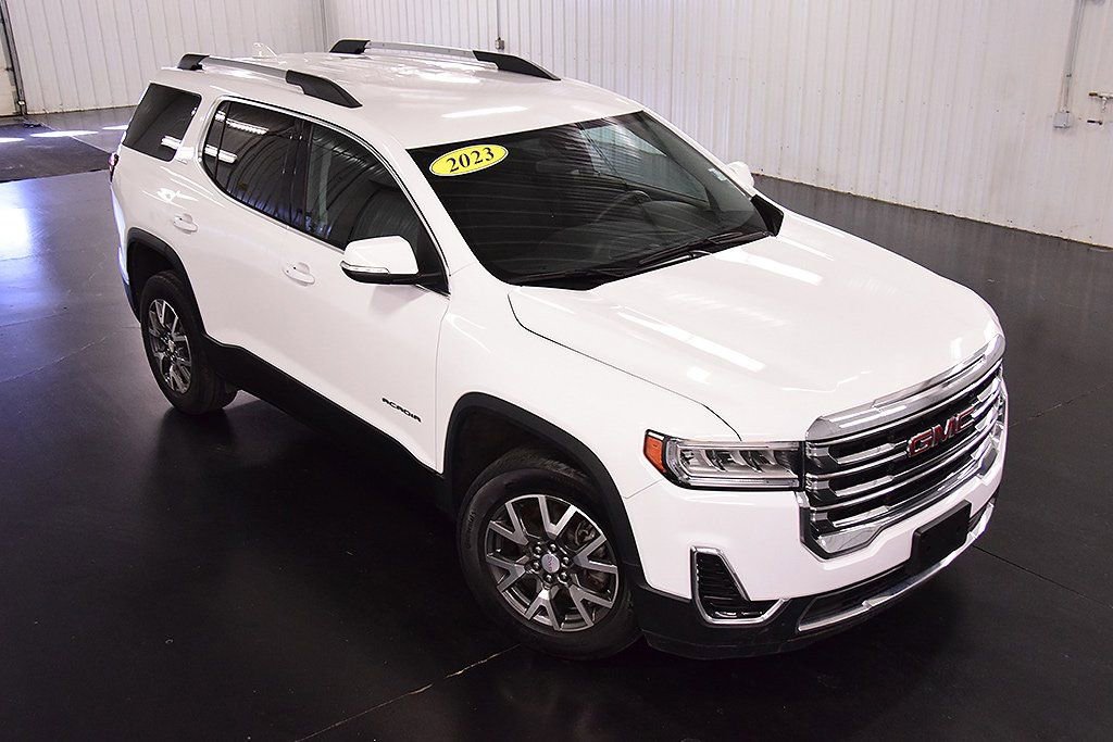 Used 2023 GMC Acadia SLE w/ Driver Convenience Package image 9