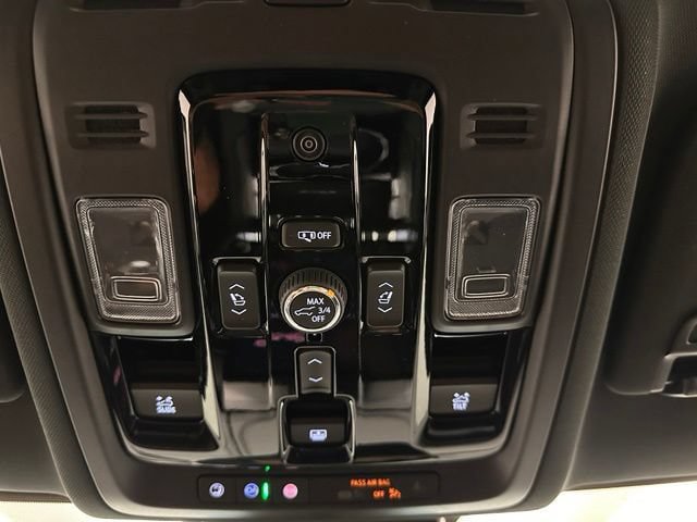New 2026 GMC Yukon XL AT4 w/ AT4 Premium Plus Package AWD/4WD image 16