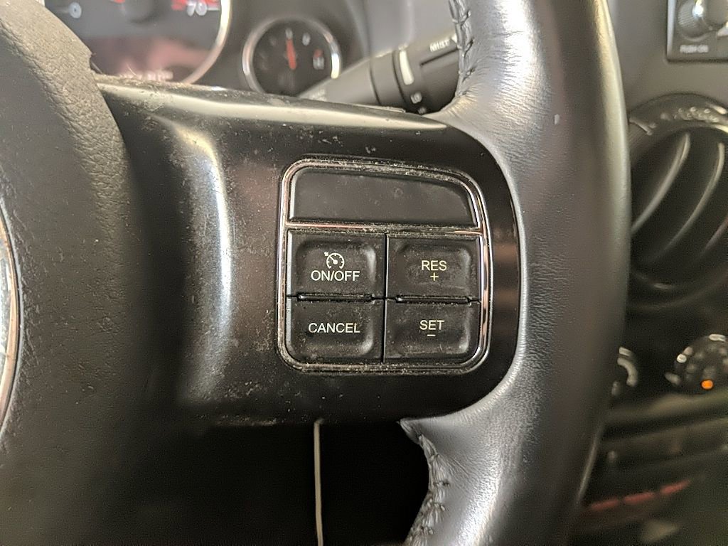 Used 2017 Jeep Wrangler Unlimited Rubicon image 14