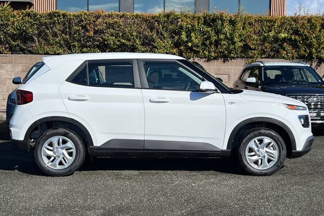 New 2026 Hyundai Venue SE image 5